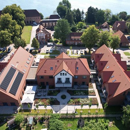 Seehotel Zarrentin Zarrentin am Schaalsee Exterior photo